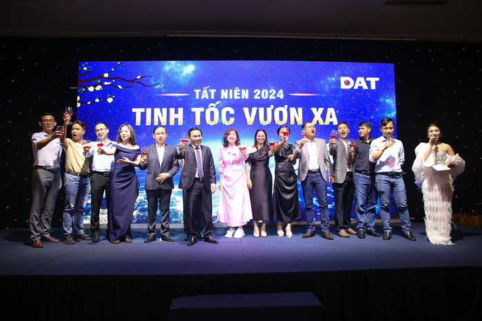 tiec-tat-nien-2024-tinh-toc-vuon-xa-mo-ra-hanh-trinh-ket-noi-vuon-minh-toa-sang-cho-dat-group-05