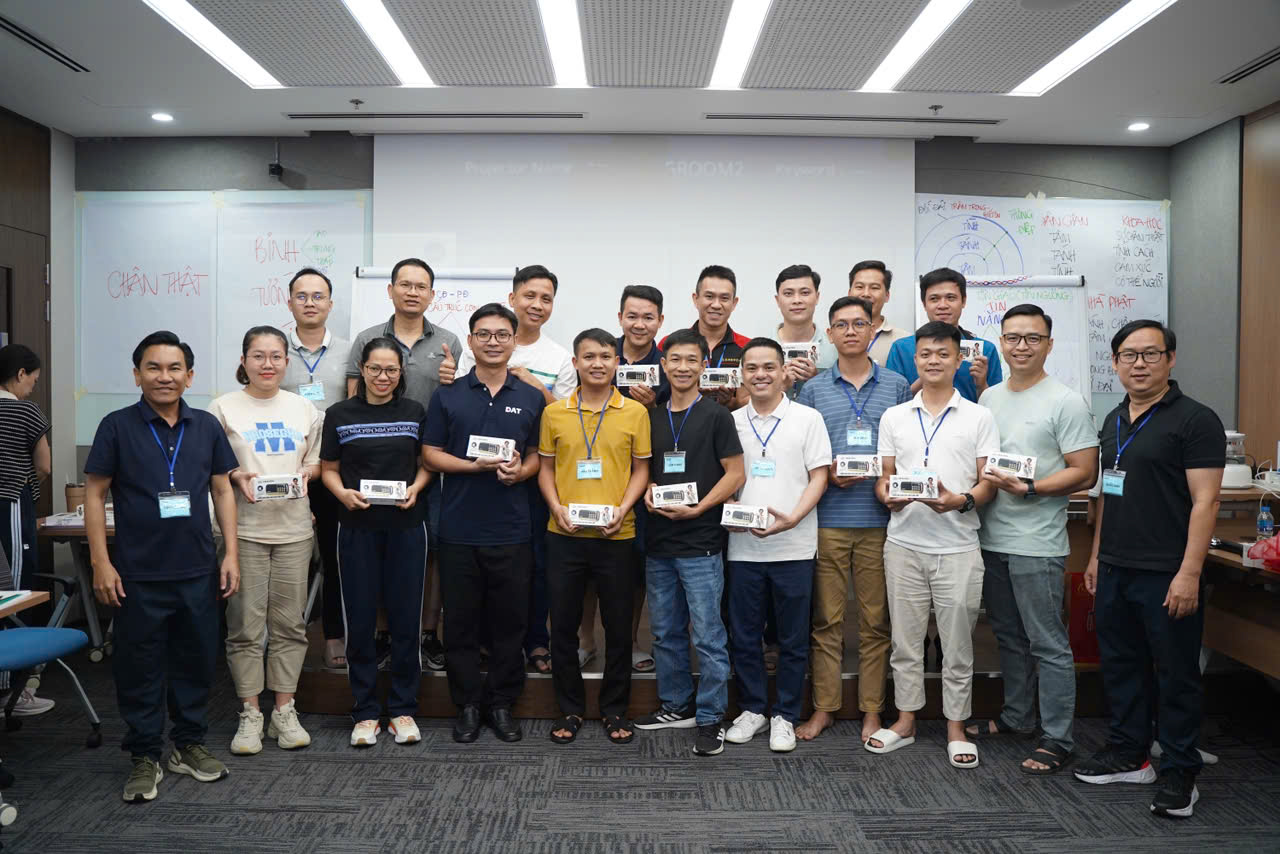 dat-group-tham-du-chuong-trinh-dao-tao-thau-hieu-noi-tam-kien-tao-cuoc-song-thinh-vuong-01