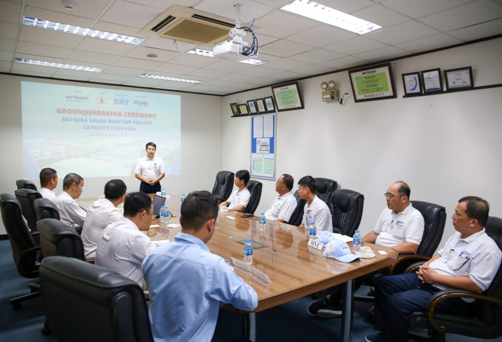 Đại diện các bên tại Lễ khởi công dự án điện mặt trời tại Mitsuba Việt Nam